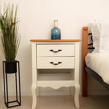 Cozy 3bedrooms Steps From Seafront Asco1-1 Apartment *