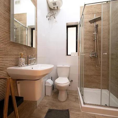Cozy 3bedrooms Steps From Seafront Asco1-1 Sliema
